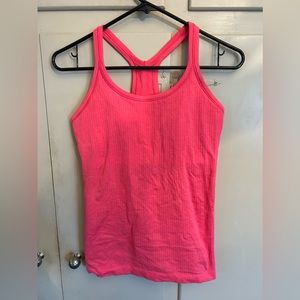 Lululemon 6 Ebb to street tank in Lipgloss (not available anymore) PADS INCLUDED